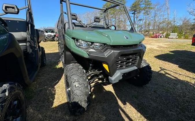 2024 Can-Am Defender DPS HD7