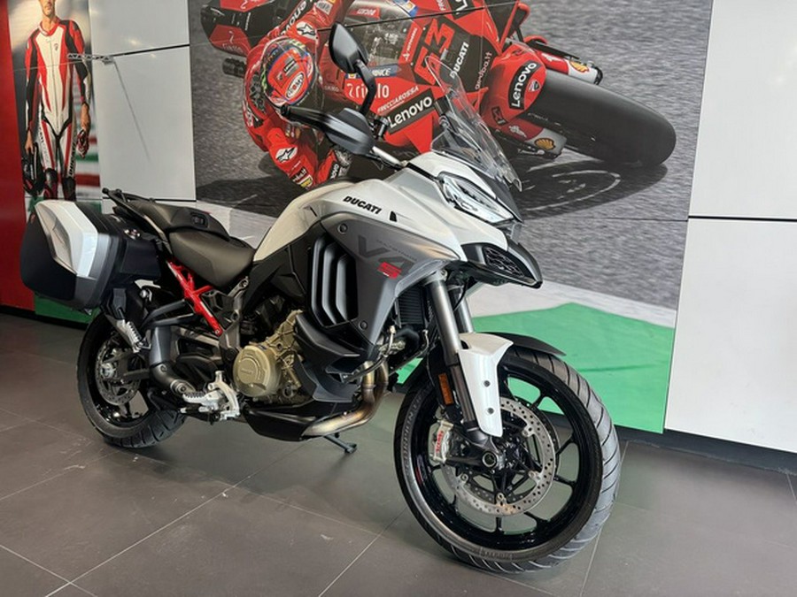 2025 Ducati Multistrada V4 S Travel & Radar Iceberg White