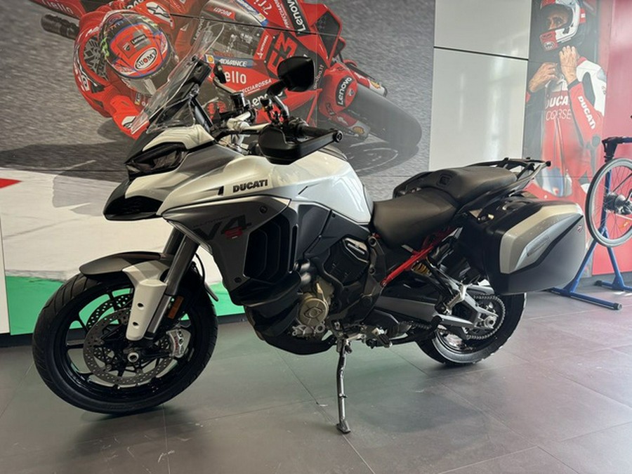 2025 Ducati Multistrada V4 S Travel & Radar Iceberg White