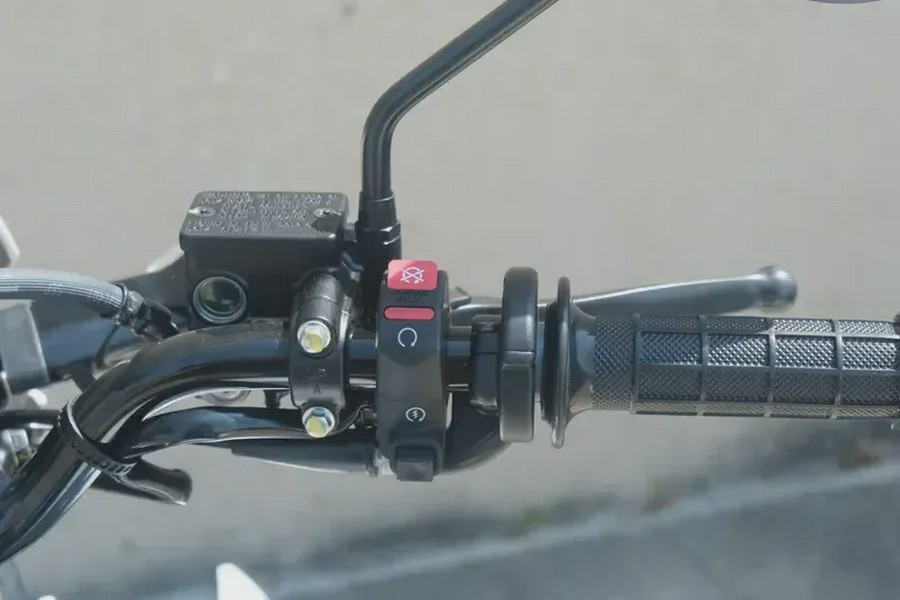 New 2025 HONDA XR150L