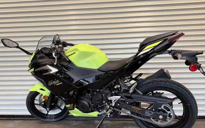 2026 Kawasaki Ninja 500 ABS Metallic Yellowish Green/Ebony ABS