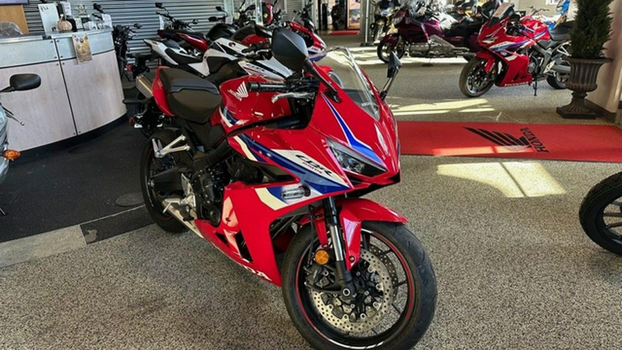 2025 Honda CBR650R E-Clutch