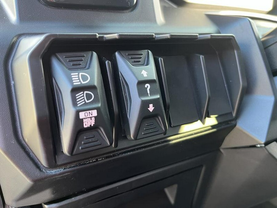 2026 Can-Am® Defender Limited HD11 Desert Tan & Carbon Black