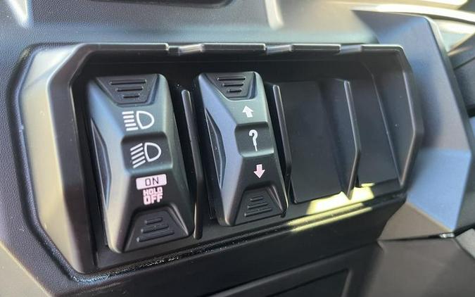 2026 Can-Am® Defender Limited HD11 Desert Tan & Carbon Black