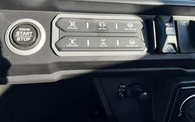 2026 Can-Am® Defender Limited HD11 Desert Tan & Carbon Black