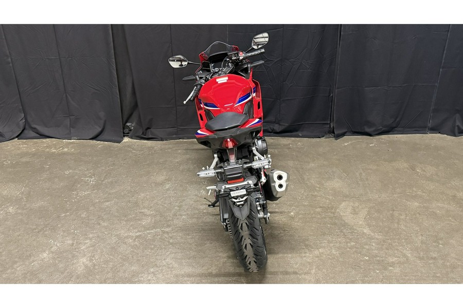 2025 Honda CBR500R ABS