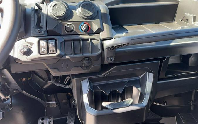 2027 Can-AM Defender DPS CAB HD9 Dolomite Grey