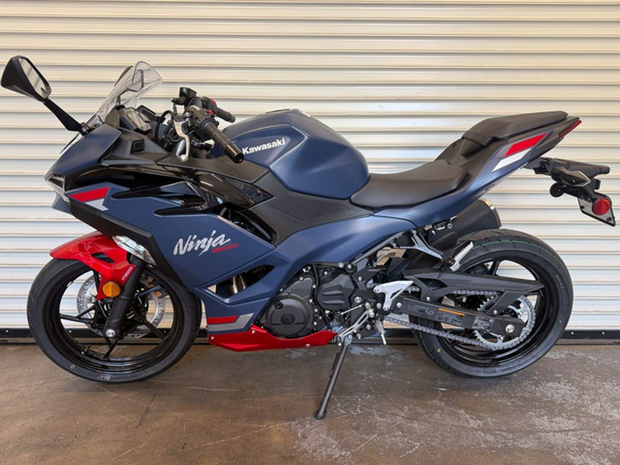 2026 Kawasaki Ninja 500 ABS Metallic Matte Twilight Blue ABS