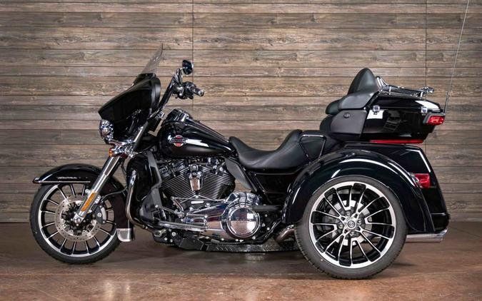 2025 FLHTCUTG - Tri Glide® Ultra - Harley-Davidson®