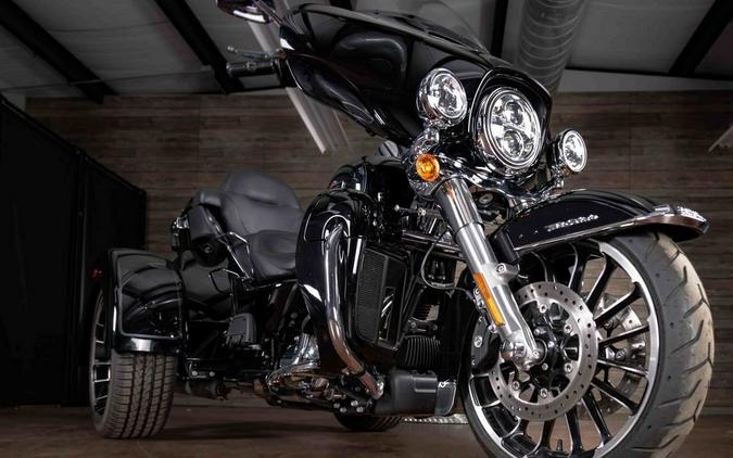2025 FLHTCUTG - Tri Glide® Ultra - Harley-Davidson®