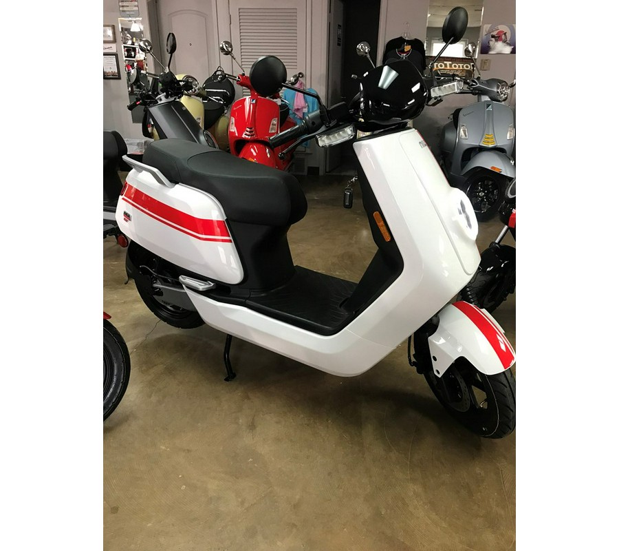 2022 NIU NQi GT Pro White with Red Stripes