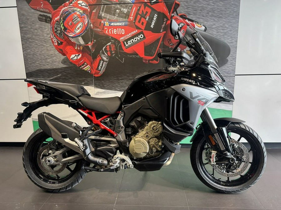 2025 Ducati Multistrada V4 S Travel & Radar Black