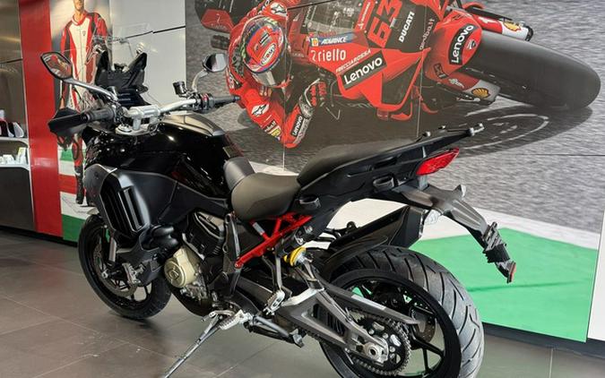 2025 Ducati Multistrada V4 S Travel & Radar Black