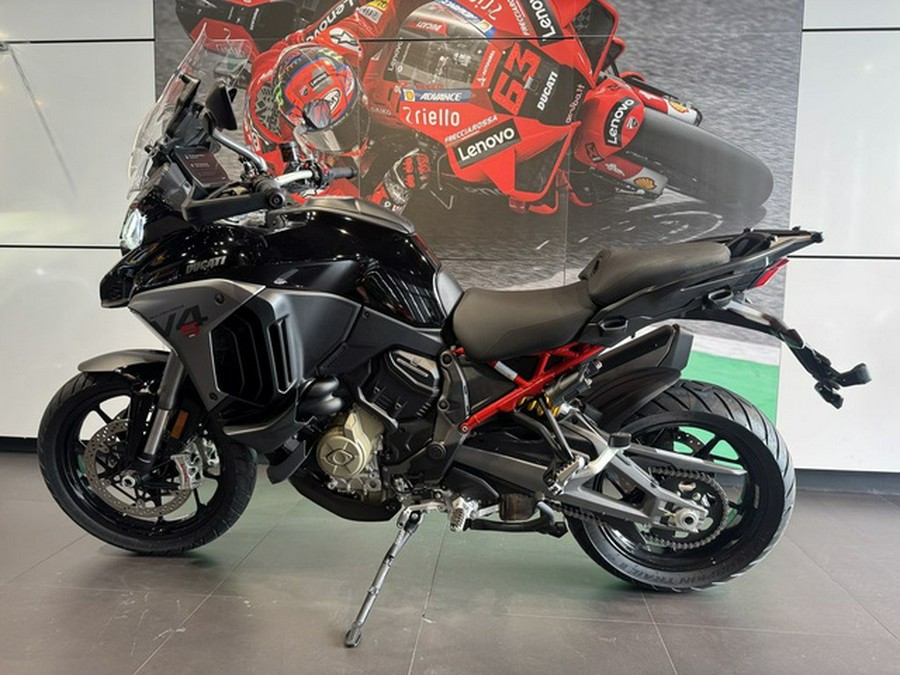 2025 Ducati Multistrada V4 S Travel & Radar Black
