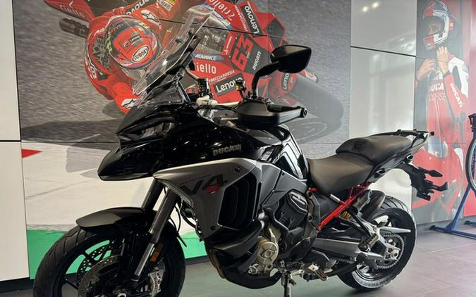 2025 Ducati Multistrada V4 S Travel & Radar Black