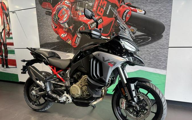 2025 Ducati Multistrada V4 S Travel & Radar Black