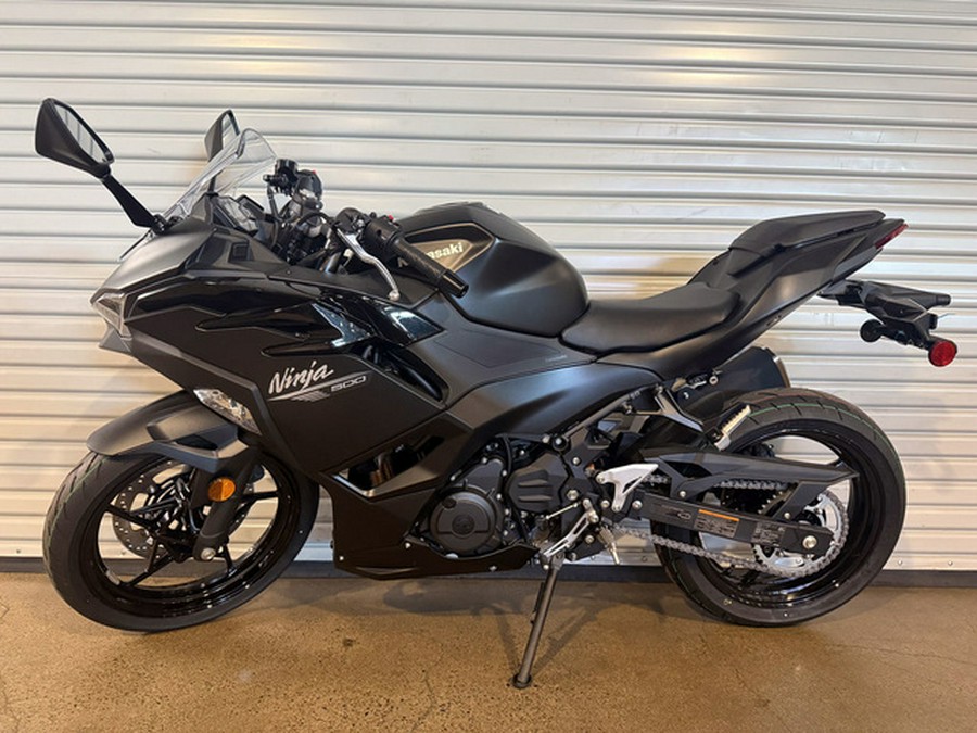 2026 Kawasaki Ninja 500 ABS Metallic Flat Spark Black ABS
