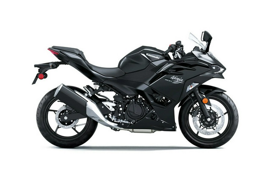 2026 Kawasaki Ninja 500 ABS Metallic Flat Spark Black ABS