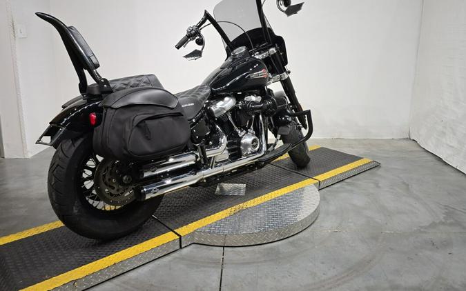 FLSL 2019 Softail Slim®