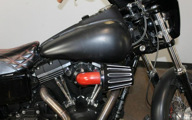 Harley-Davidson® Street Bob® 2017 FXDBP 322463T1 BLACK DENIM