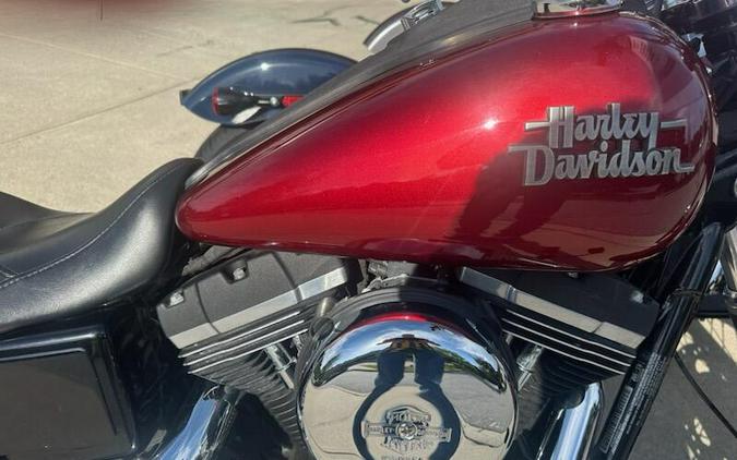 2016 Harley-Davidson Street Bob Velocity Red Sunglo