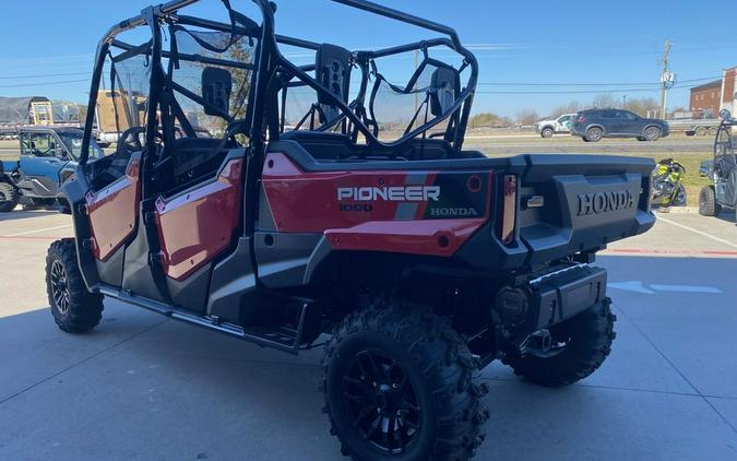 2025 Honda® PIONEER 1000-6 DLX CREW DELUXE