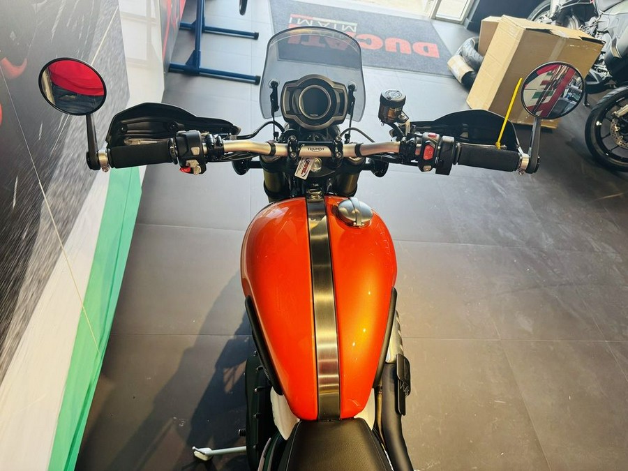 2024 Triumph Scrambler 1200 XE Baja Orange / Phantom Black