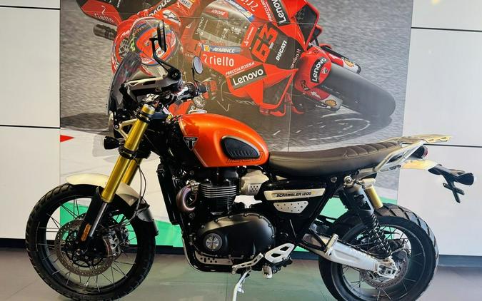 2024 Triumph Scrambler 1200 XE Baja Orange / Phantom Black
