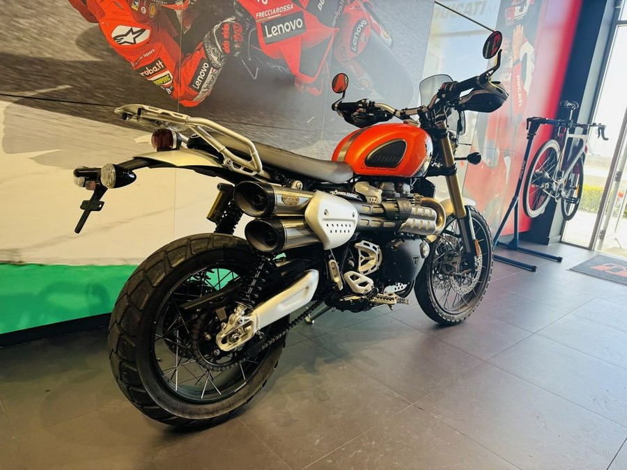 2024 Triumph Scrambler 1200 XE Baja Orange / Phantom Black