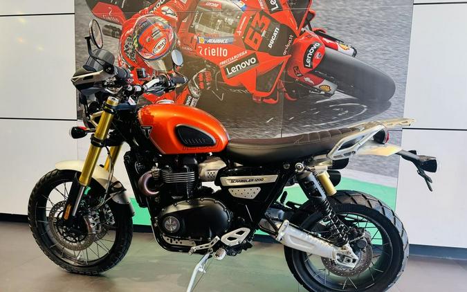 2024 Triumph Scrambler 1200 XE Baja Orange / Phantom Black