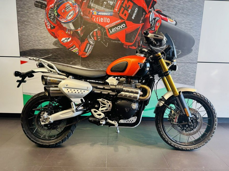 2024 Triumph Scrambler 1200 XE Baja Orange / Phantom Black