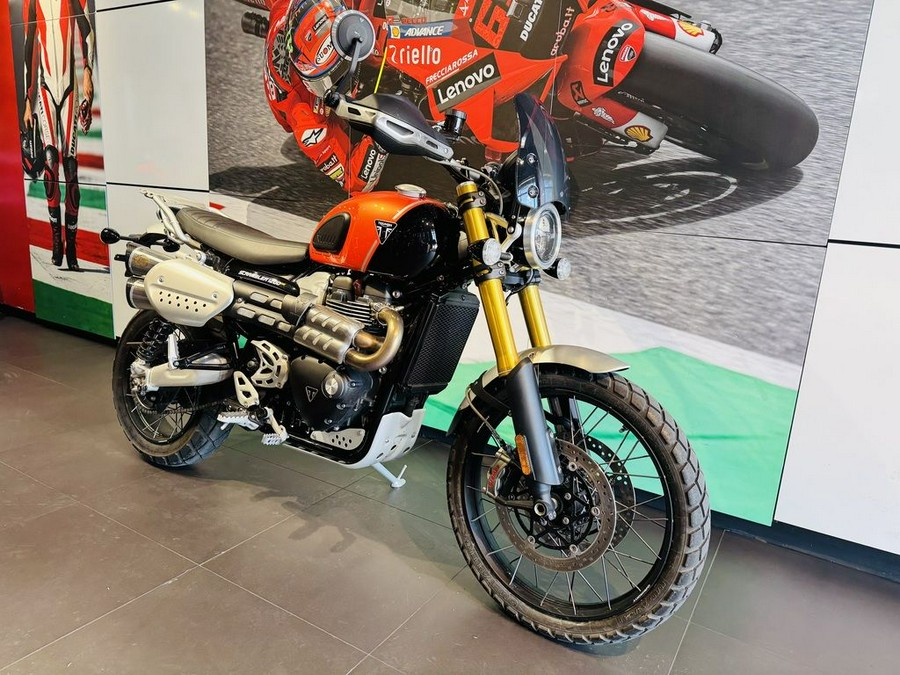 2024 Triumph Scrambler 1200 XE Baja Orange / Phantom Black