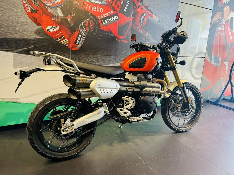 2024 Triumph Scrambler 1200 XE Baja Orange / Phantom Black