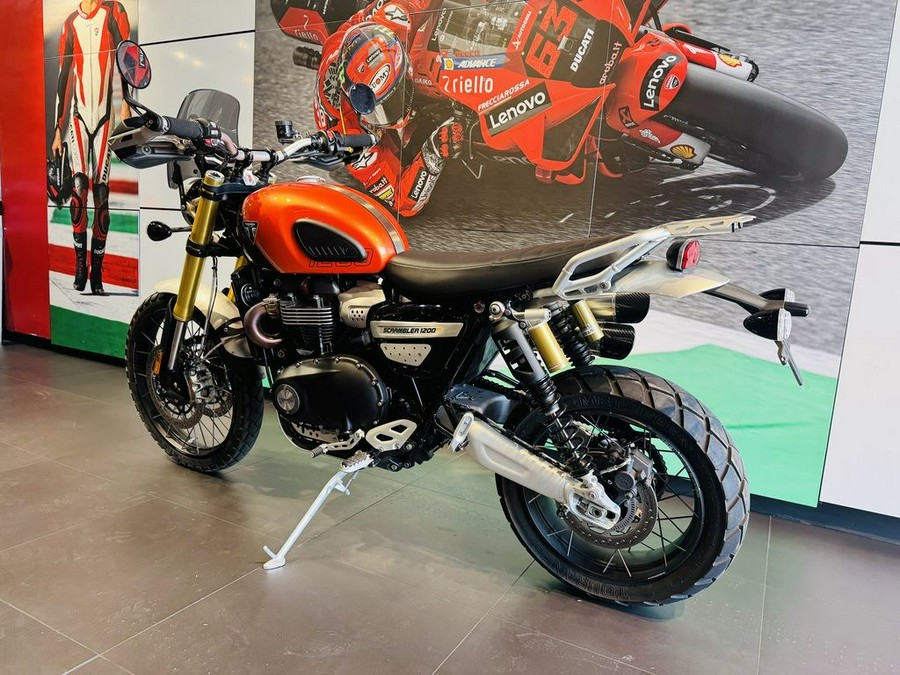2024 Triumph Scrambler 1200 XE Baja Orange / Phantom Black