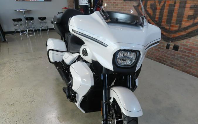 2026 Harley-Davidson® Street Glide Limited FLHXL