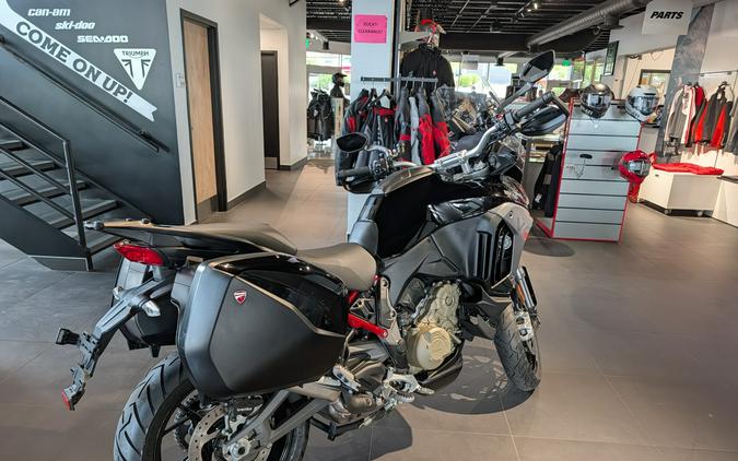 2026 Ducati Multistrada V4 S Thrilling Black