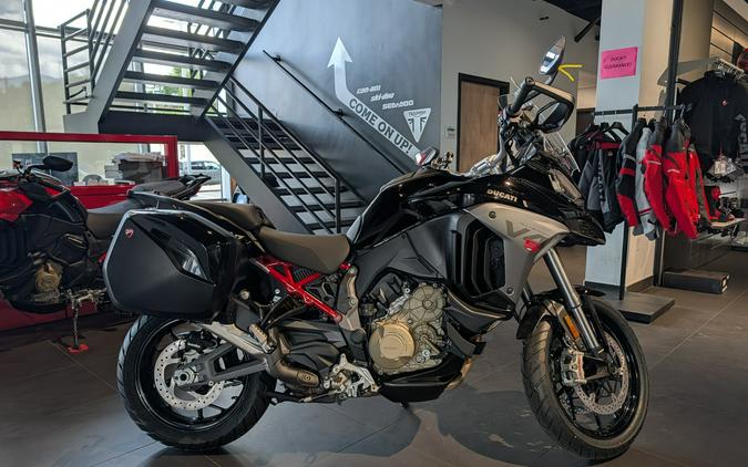 2026 Ducati Multistrada V4 S Thrilling Black