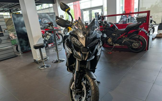 2026 Ducati Multistrada V4 S Thrilling Black