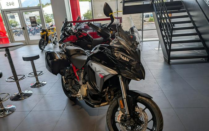 2026 Ducati Multistrada V4 S Thrilling Black