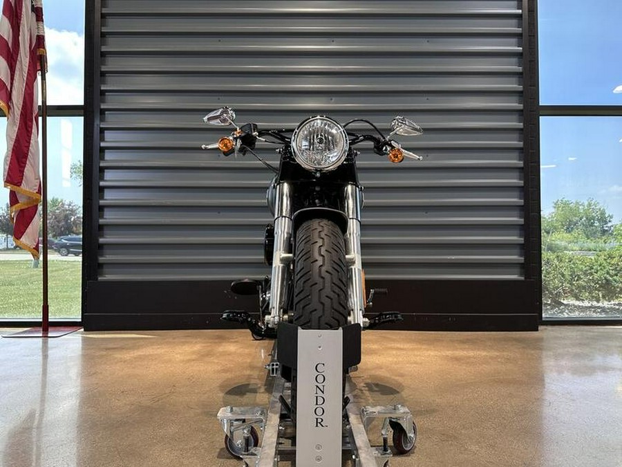 2015 Harley-Davidson® FLS - Softail Slim®