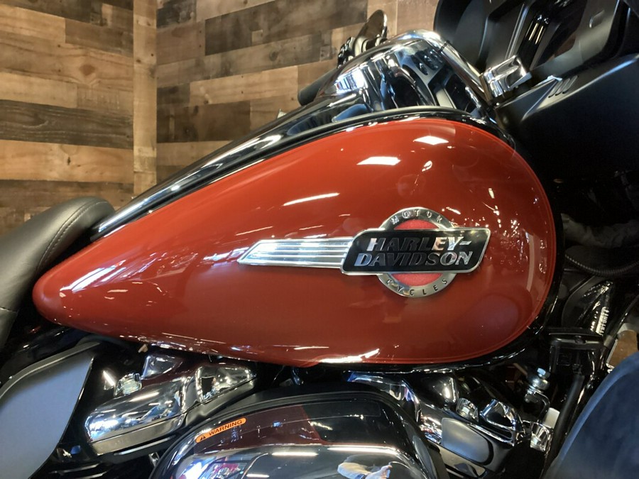 2024 Harley-Davidson Tri Glide Ultra Red Rock / Vivid Black FLHTCUTG
