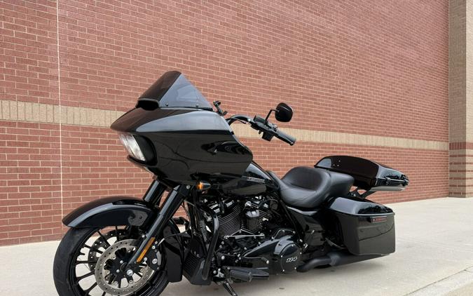 2019 Harley-Davidson® Road Glide® Special Vivid Black