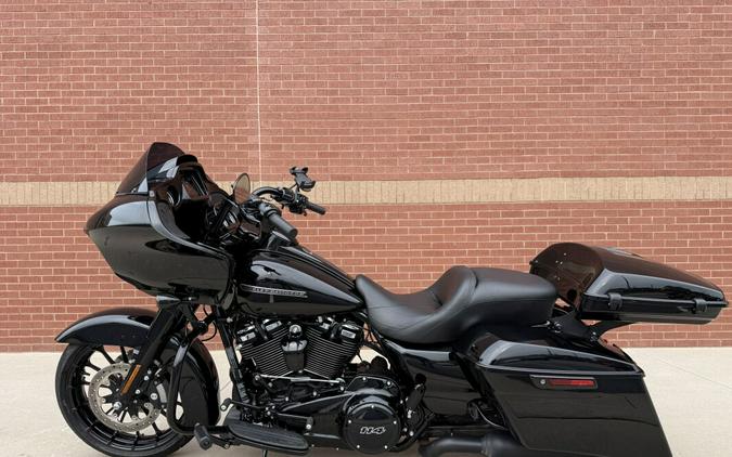 2019 Harley-Davidson® Road Glide® Special Vivid Black