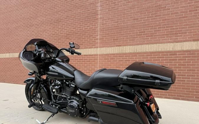 2019 Harley-Davidson® Road Glide® Special Vivid Black