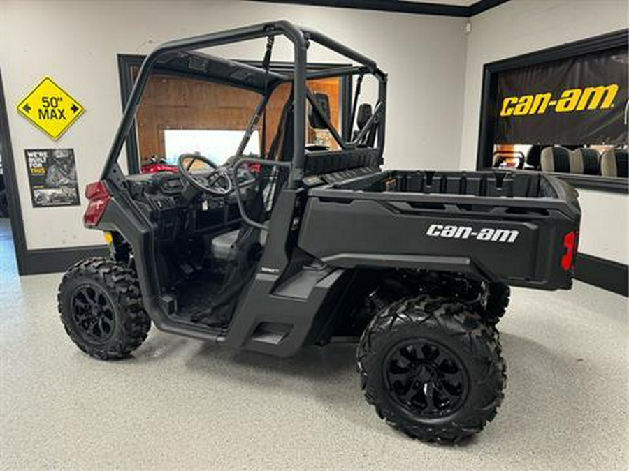 2024 Can-Am Defender DPS HD9