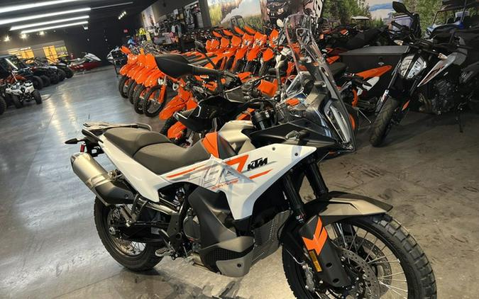 2024 KTM Adventure 790