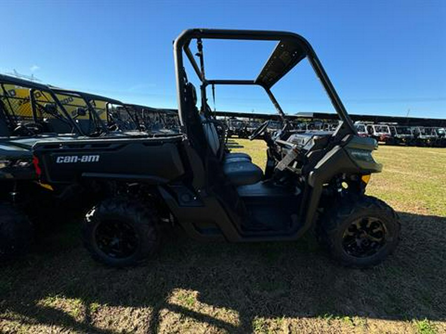 2024 Can-Am Defender DPS HD9