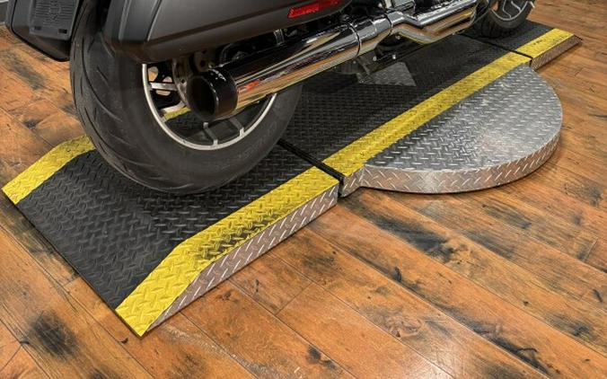 2020 Harley-Davidson® Sport Glide® MIDNIGHT BLUE