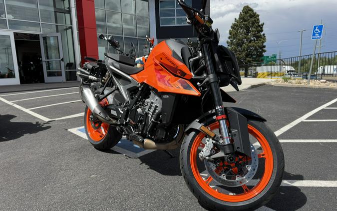 2024 KTM 990 Duke