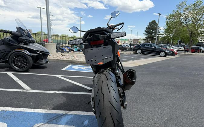 2024 KTM 990 Duke